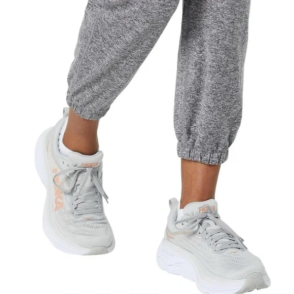 VUORI Boyfriend Jogger in Heather Grey - Picture 3 of 10